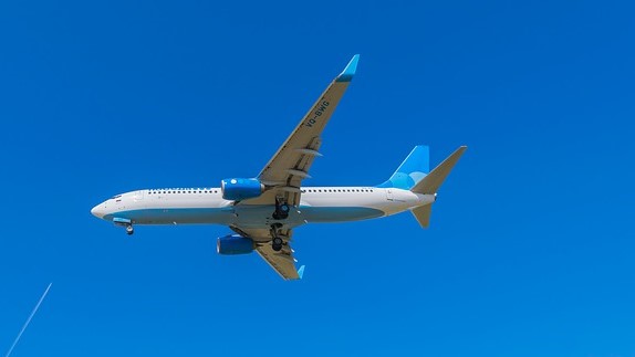 青い空、飛行機